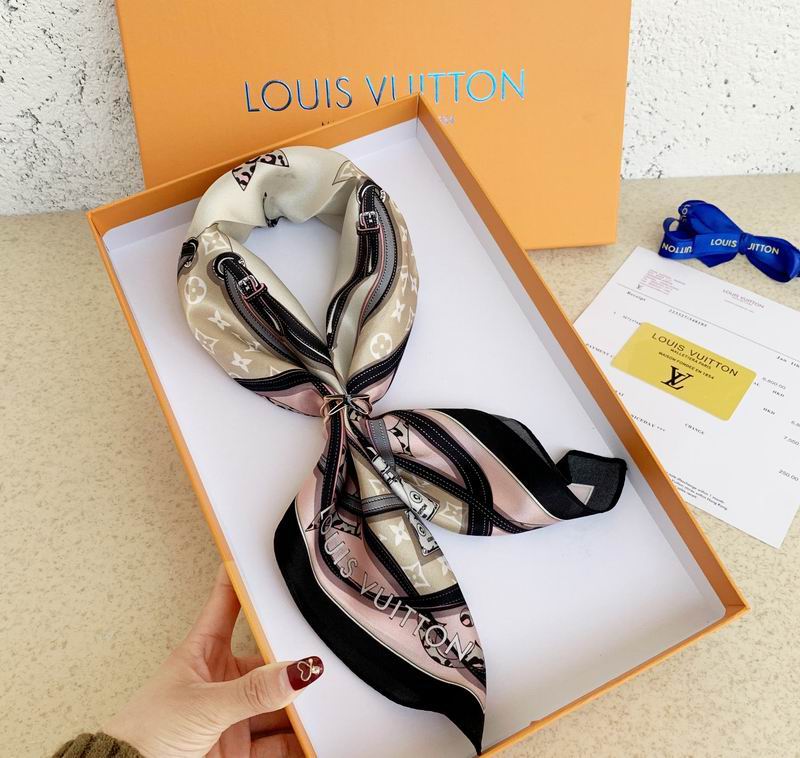 LV silk scarf 50X50cm E10 (5)